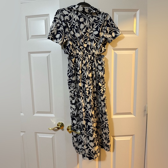 Old Navy Navy Blue & White floral A-line cutout midi dress - Picture 6 of 8